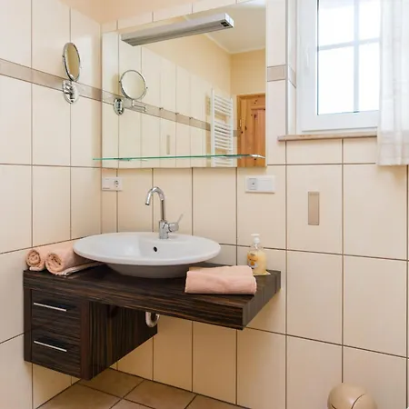 Schulstr 19 Zwergenhaus *